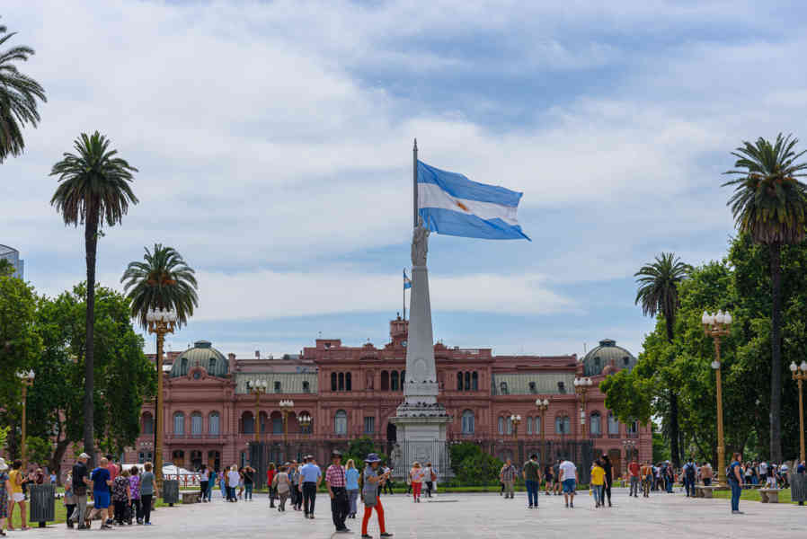 Argentina - Buenos Aires 002 - Montserrat - plaza de Mayo.jpg